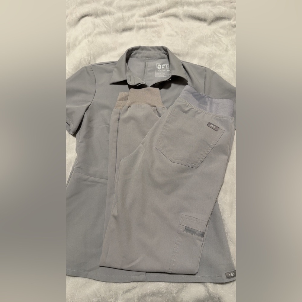 XXS Figs Light Gray Scrub Set